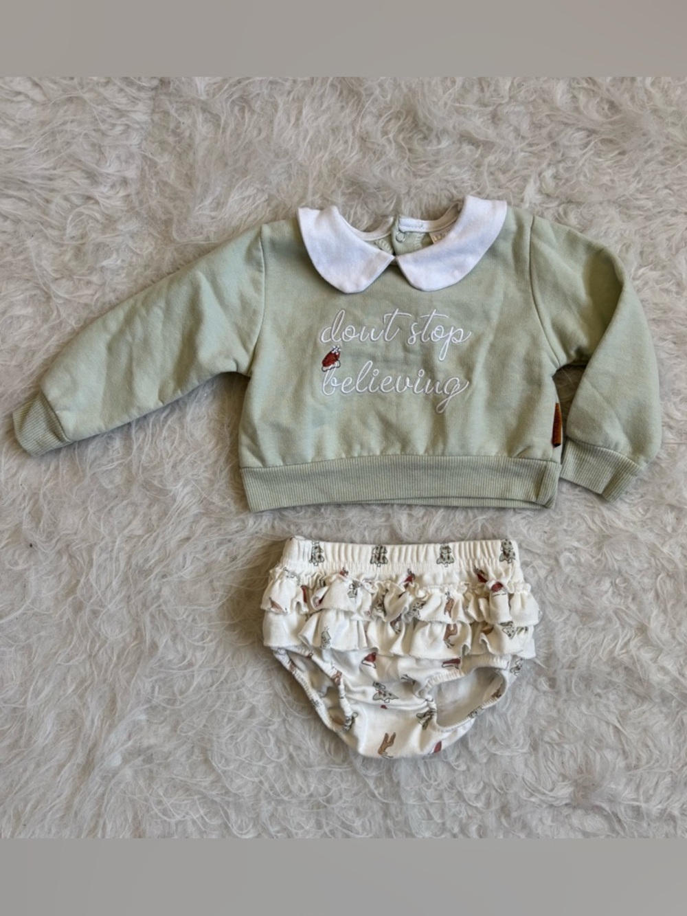 Lila & Jack Festive “Don’t Stop Believing” Baby girl Cozy Set